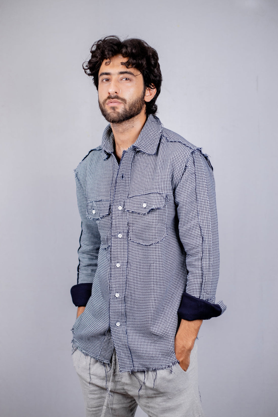 DISTRESSED BLUES House of Bardi